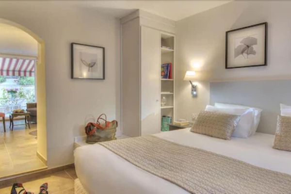 Hotel La Bastide de l'Oliveraie (Le Muy)
